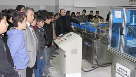 Öğrencilere sanayi ve üretimin önemi anlatıldı