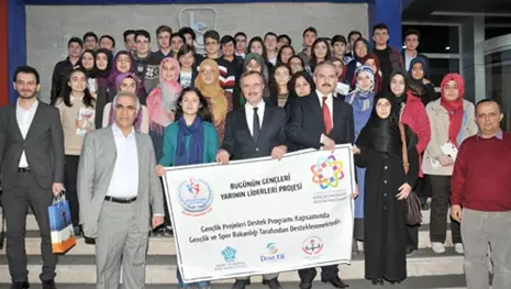 Kütükcü’den gençlere ‘ayaklarınızı yere sağlam basın” tavsiyesi