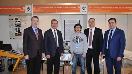 Kütükcü, TÜBİTAK Üniversite Proje Yarışması sergisini gezdi