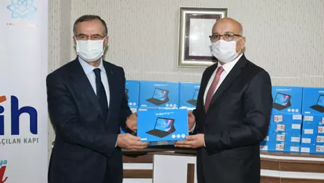 Konya Sanayi Odası'ndan öğrencilere tablet desteği