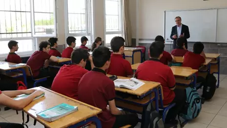 Kütükcü ve Tekelioğlu, öğrenciler ile bir araya geldi