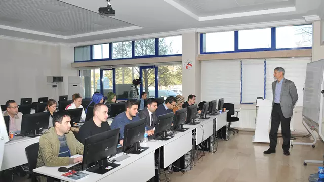 2992