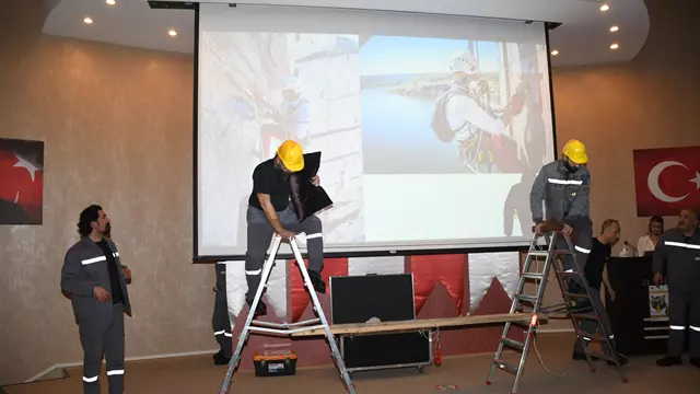 TİYATRO 2.jpg
